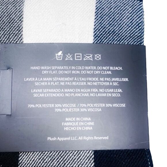 ❤️‍🔥HP❤️‍🔥 Plush Apparel Blue & White Ultra Soft Fringe Scarf - Picture 7 of 8